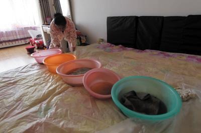 潢川楼上漏水，住户失联，小区没物管，业主维权难！律师来支招……